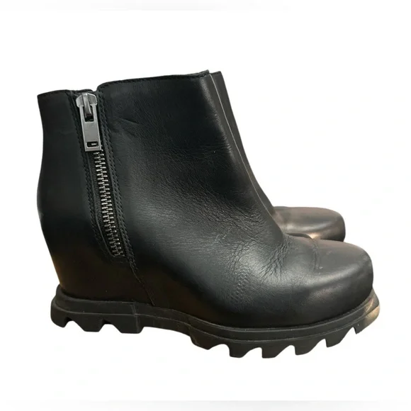 Sorel Joan of Arctic Wedge III Women's 5.5 Zip ankle/Chelsea Boot Black leather - Picture 2 of 9